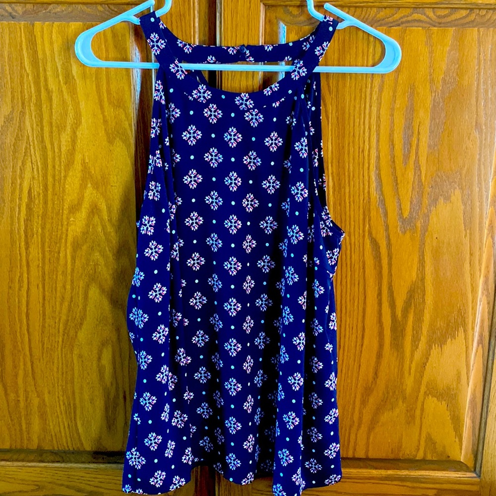 Beautiful patterned tank top blouse!